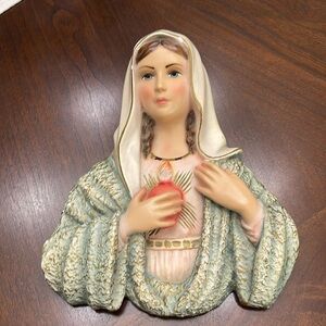 Beautiful vintage chalk ware  hanging Sacred  mother Mary. Religious